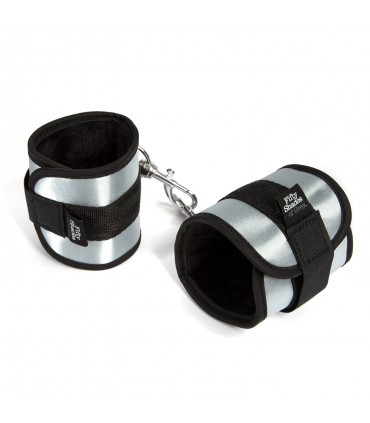 CINQUANTA SFUMATURE TOTALMENTE LE SUE MORBIDE MANETTE